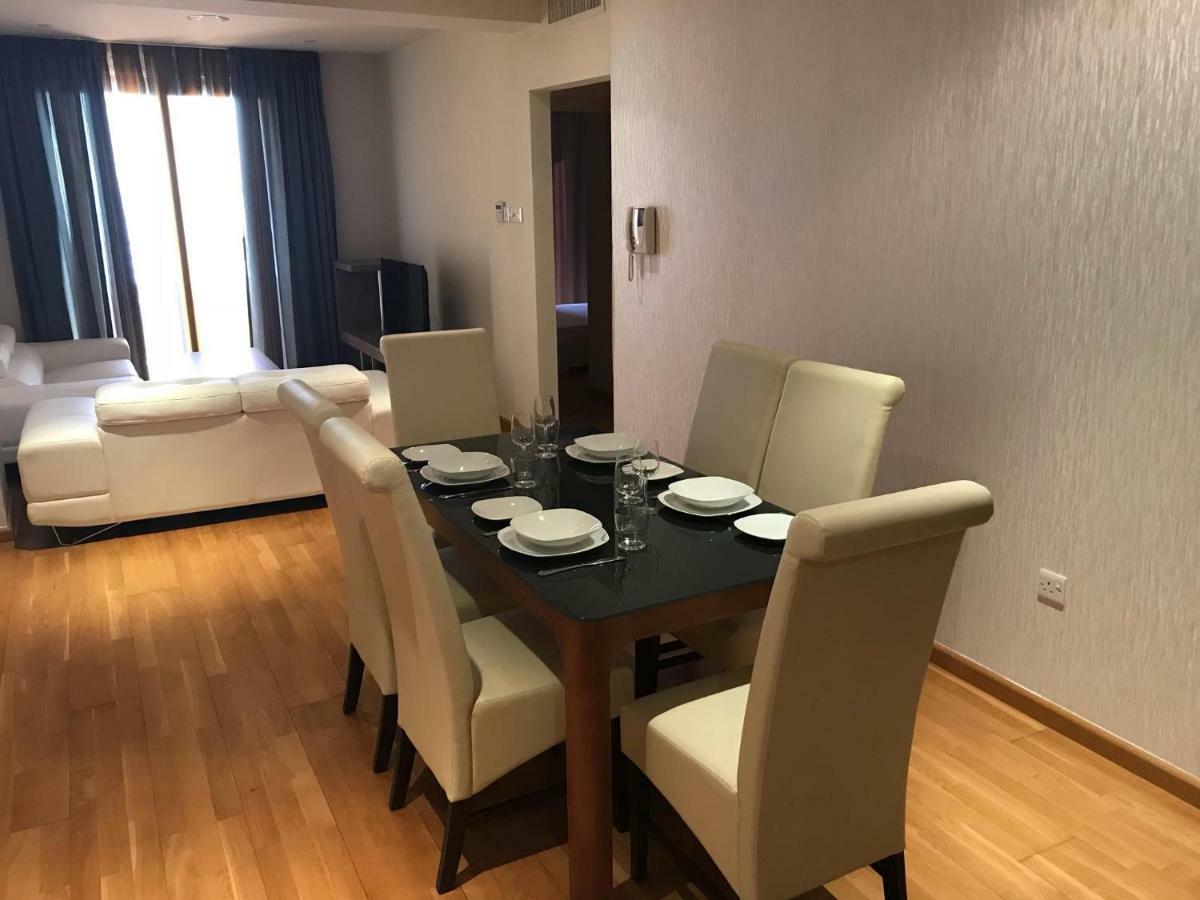 Sea View Central Apt Ithaki 라르나카 외부 사진