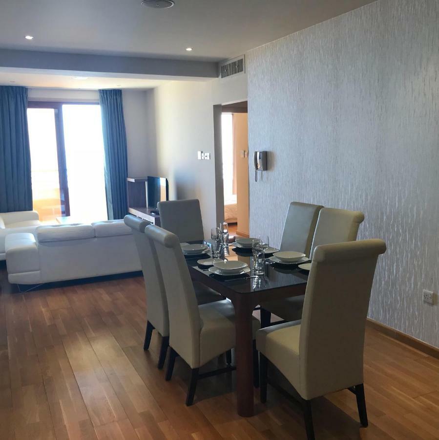 Sea View Central Apt Ithaki 라르나카 외부 사진